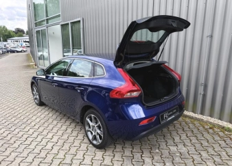 V40