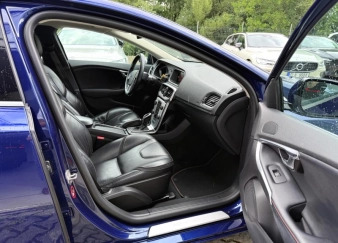 V40