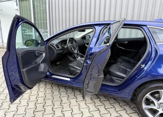 V40