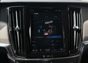 S90