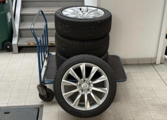 Volvo S90