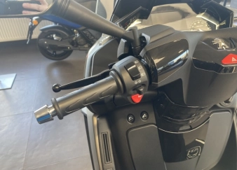 Peugeot Metropolis 400