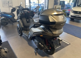 Peugeot Metropolis 400