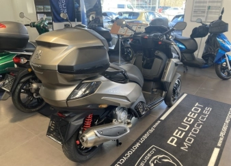 Peugeot Metropolis 400